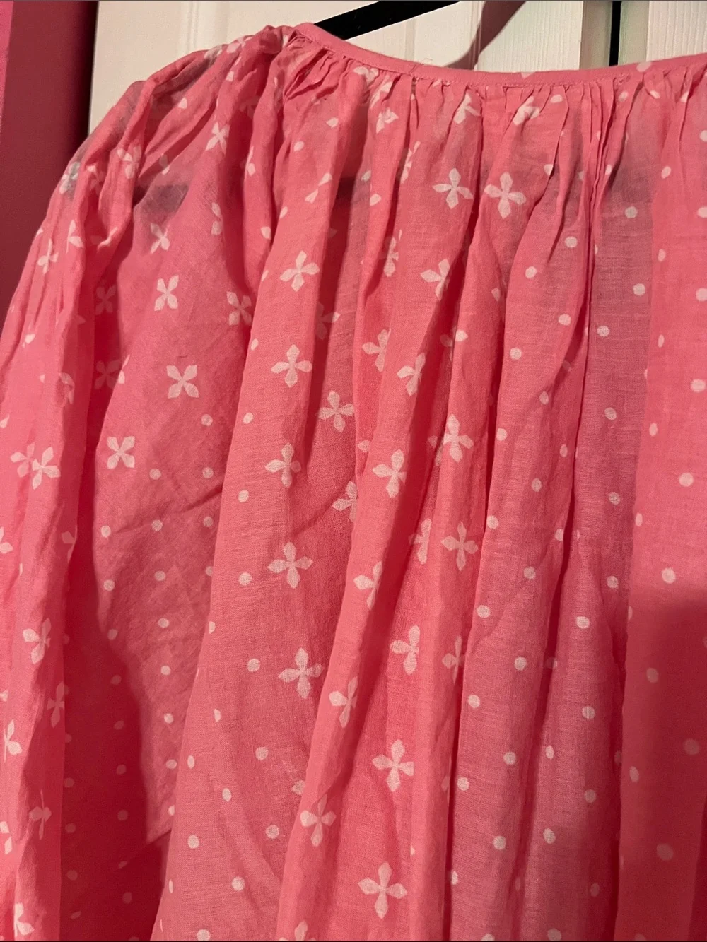 Anthropologie Pink 💯 CottonBalloon-Sleeve Peasant Top White Floral Dots.  Size S